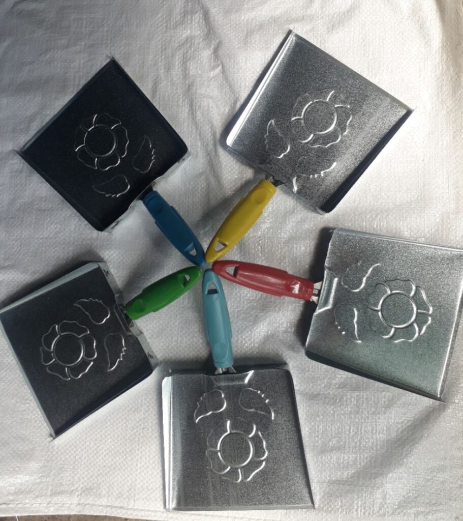 خاک انداز دسته لاکی گلدار