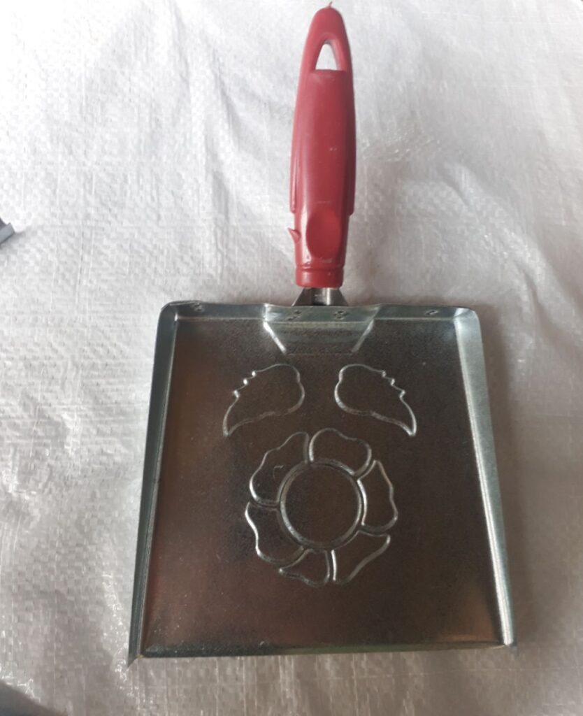 خاک انداز دسته لاکی گلدار