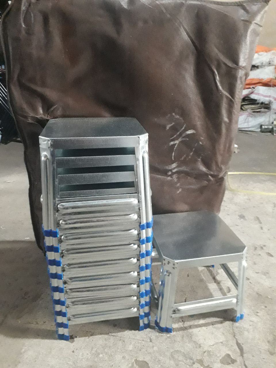 چهارپایه حموم ساده واستاتیک